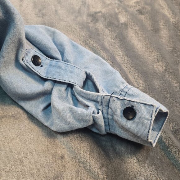 Kroix Shirt Womens Medium Blue Chambray Longline Distressed Rainbow Tunic - Picture 6 of 13